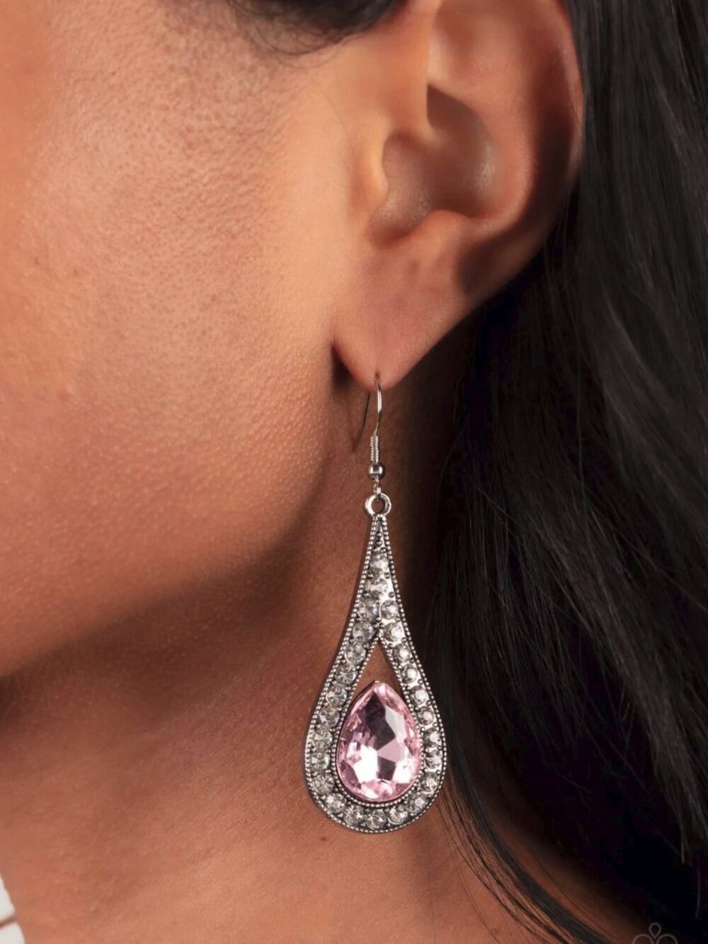 Paparazzi Jewelry Accessories - A-Lister Attitude - Pink Earrings - Vintage
